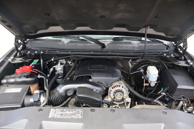 Chevrolet Silverado 1500 Vehicle Full-screen Gallery Image 12