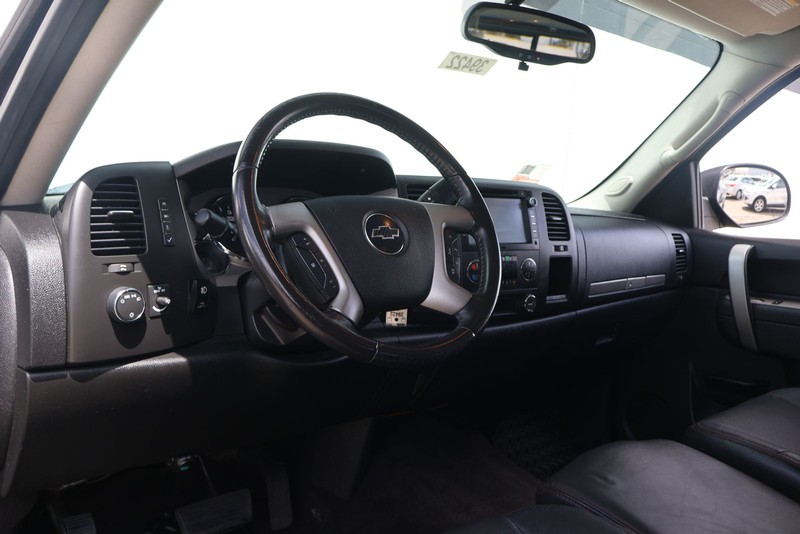 Chevrolet Silverado 1500 Vehicle Full-screen Gallery Image 15