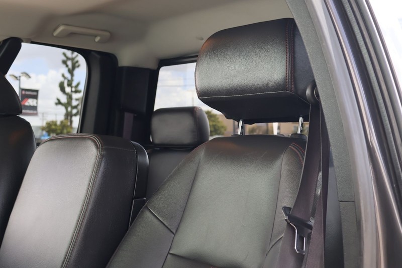 Chevrolet Silverado 1500 Vehicle Full-screen Gallery Image 17