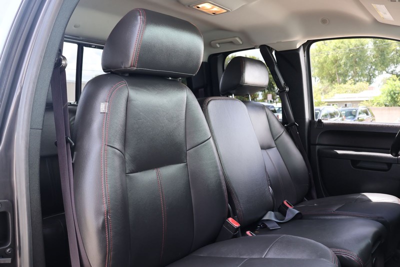 Chevrolet Silverado 1500 Vehicle Full-screen Gallery Image 19
