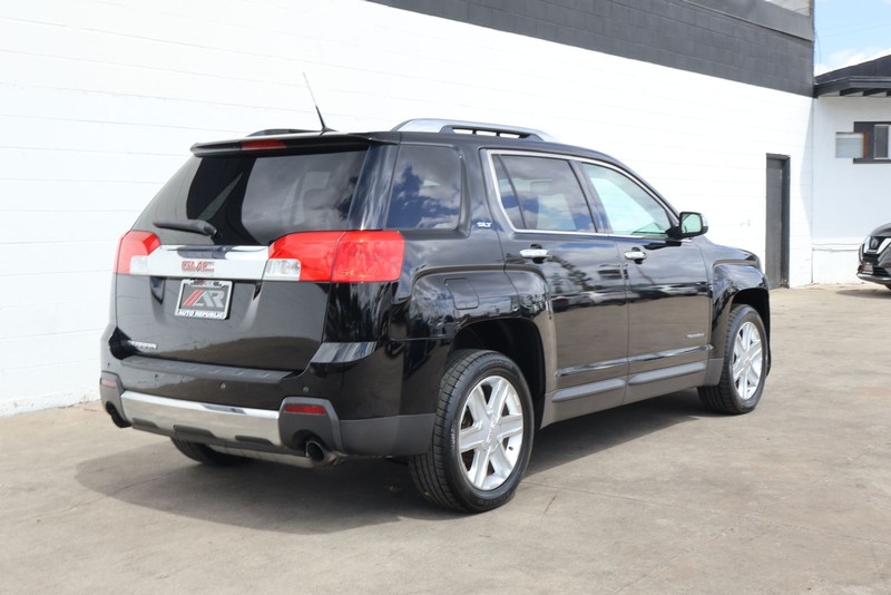 GMC Terrain Vehicle Full-screen Gallery Image 05