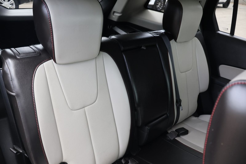 GMC Terrain Vehicle Full-screen Gallery Image 20