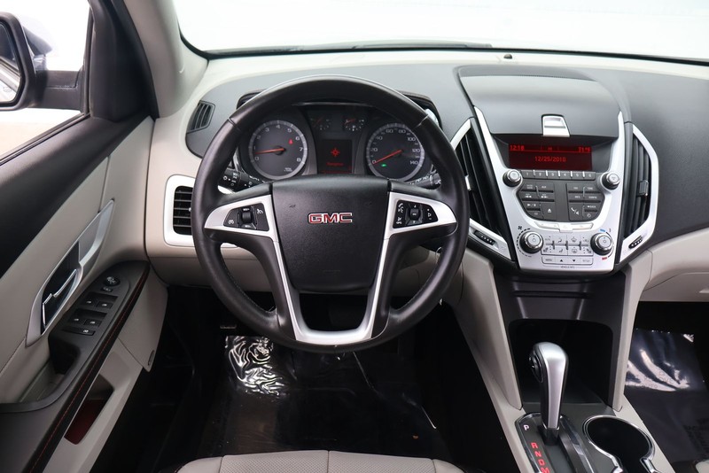 GMC Terrain Vehicle Full-screen Gallery Image 23