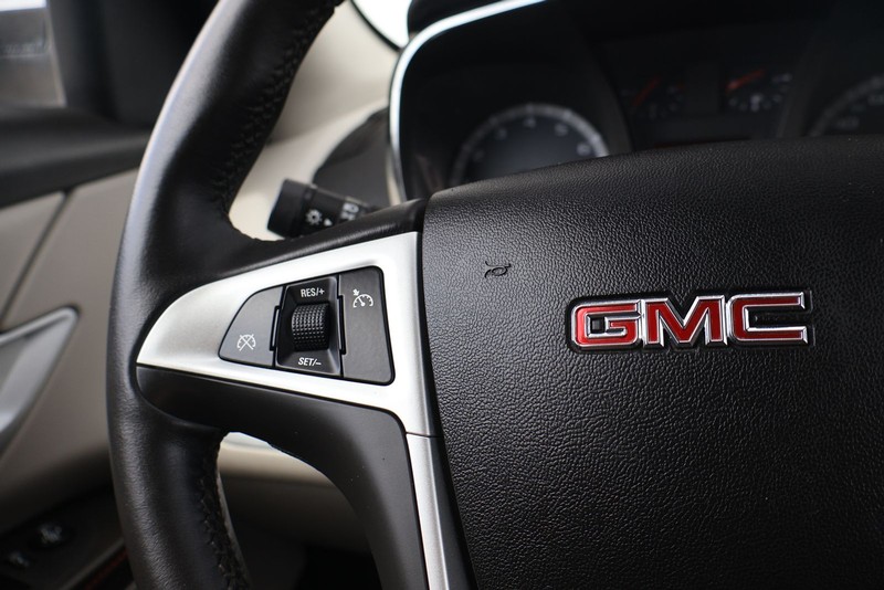 GMC Terrain Vehicle Full-screen Gallery Image 24