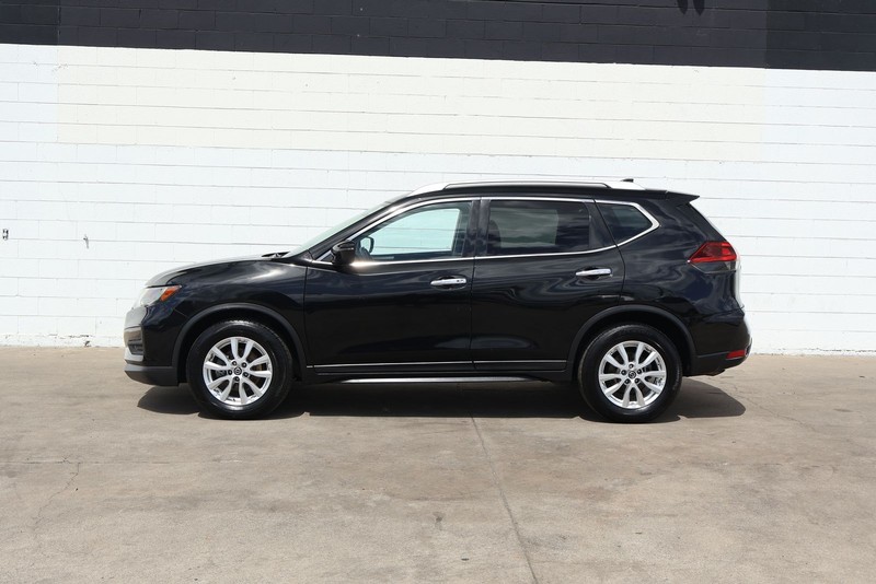 Nissan Rogue Vehicle Full-screen Gallery Image 11