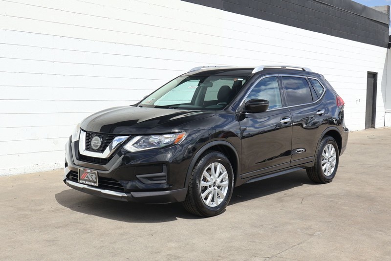 Nissan Rogue Vehicle Full-screen Gallery Image 12