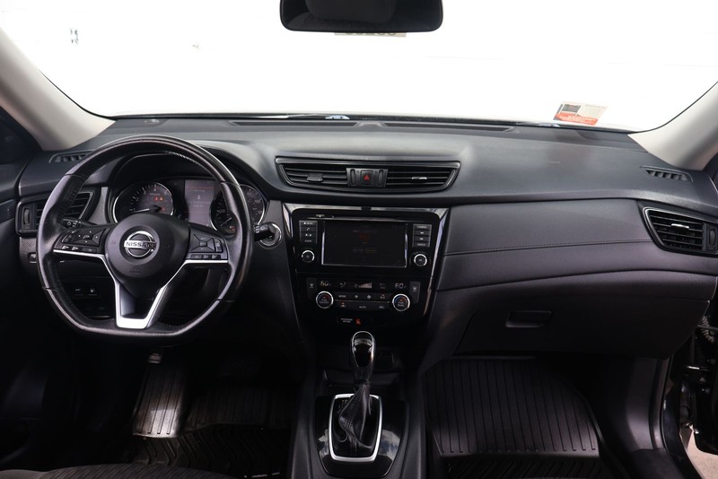 Nissan Rogue Vehicle Full-screen Gallery Image 22