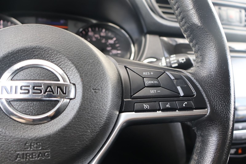 Nissan Rogue Vehicle Full-screen Gallery Image 26