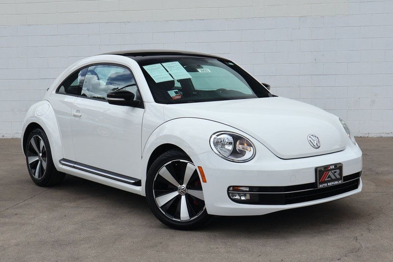Volkswagen Beetle Coupe Vehicle Full-screen Gallery Image 01