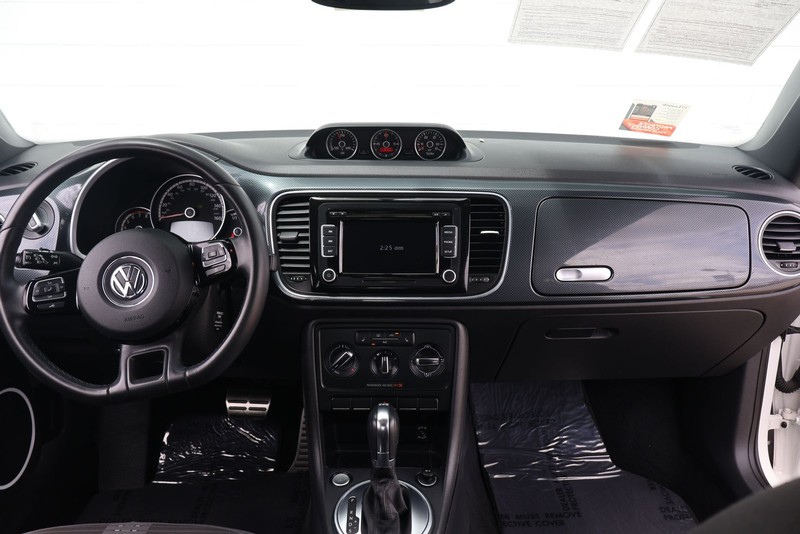 Volkswagen Beetle Coupe Vehicle Full-screen Gallery Image 21