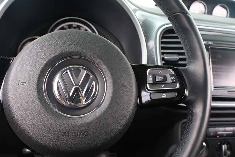 Volkswagen Beetle Coupe Vehicle Full-screen Gallery Image 25