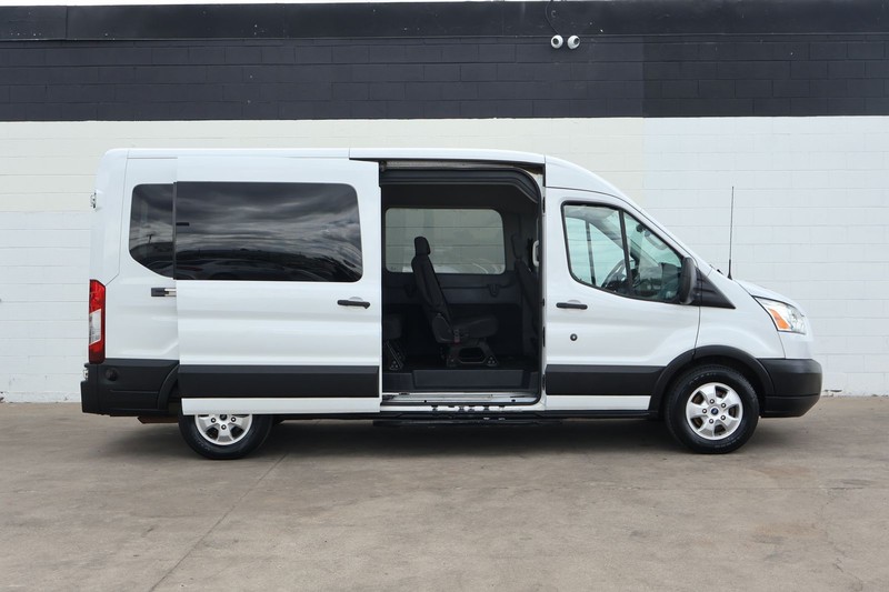 Ford Transit Passenger Wagon Vehicle Full-screen Gallery Image 05