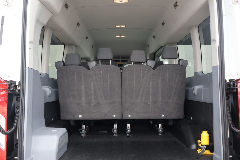 Ford Transit Passenger Wagon Vehicle Full-screen Gallery Image 09