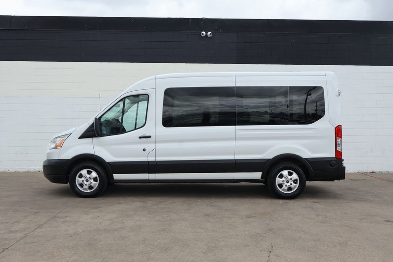Ford Transit Passenger Wagon Vehicle Full-screen Gallery Image 11