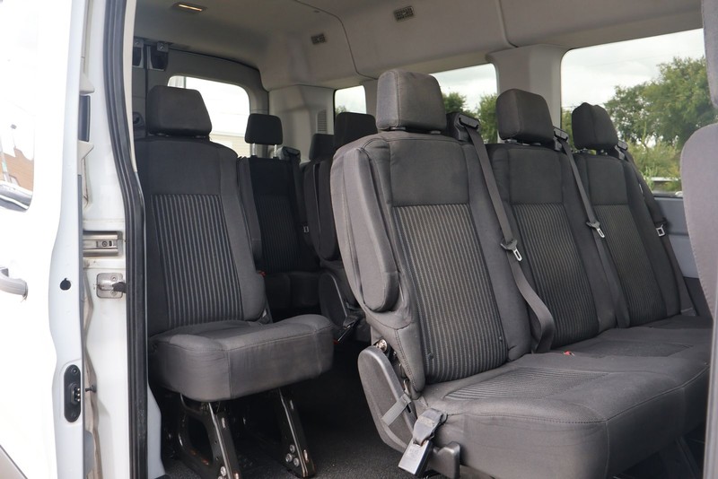 Ford Transit Passenger Wagon Vehicle Full-screen Gallery Image 21