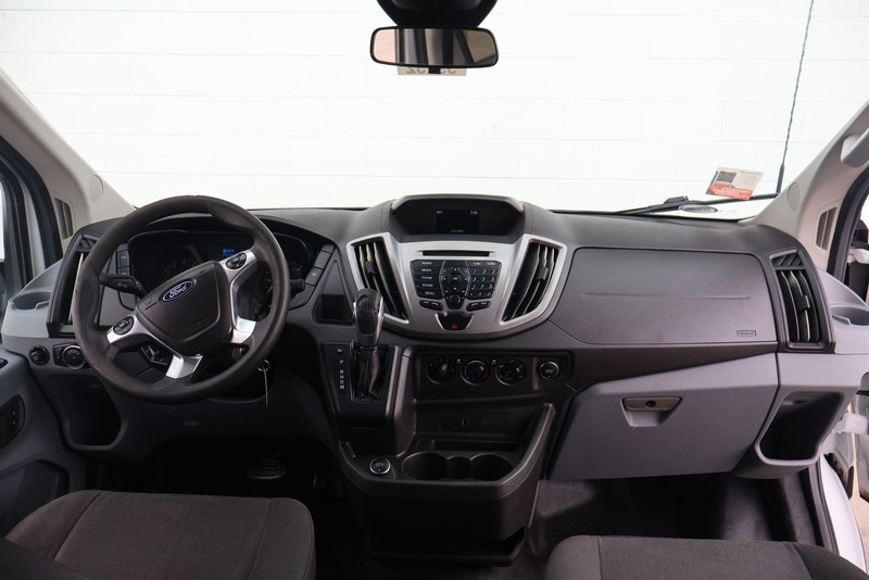 Ford Transit Passenger Wagon Vehicle Full-screen Gallery Image 22