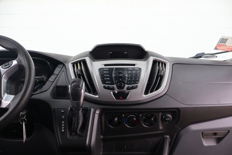 Ford Transit Passenger Wagon Vehicle Full-screen Gallery Image 27