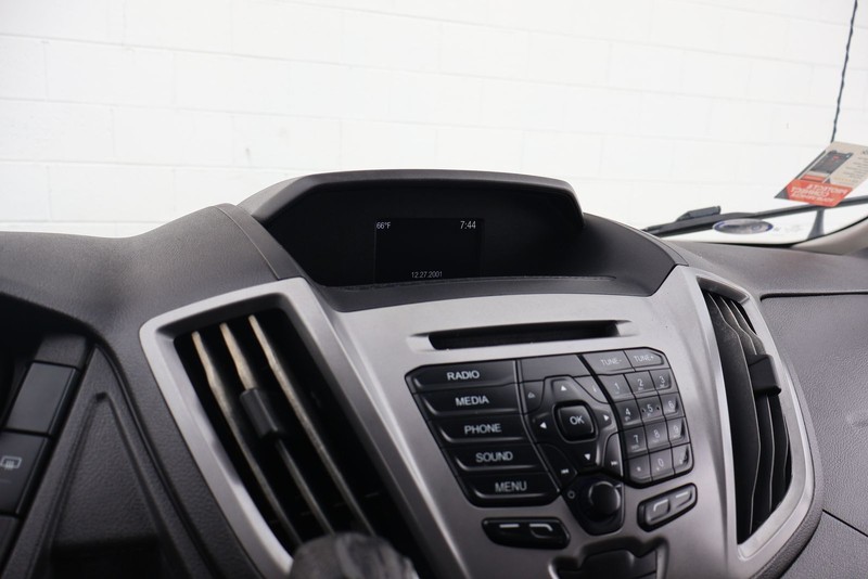 Ford Transit Passenger Wagon Vehicle Full-screen Gallery Image 28