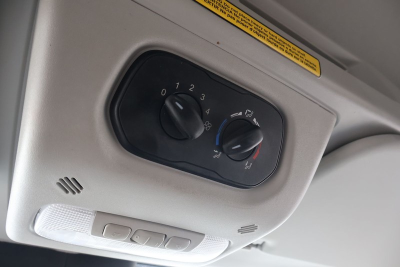 Ford Transit Passenger Wagon Vehicle Full-screen Gallery Image 31