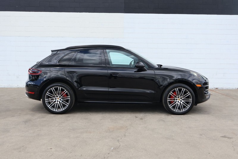 Porsche Macan Vehicle Full-screen Gallery Image 04