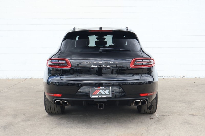 Porsche Macan Vehicle Full-screen Gallery Image 06