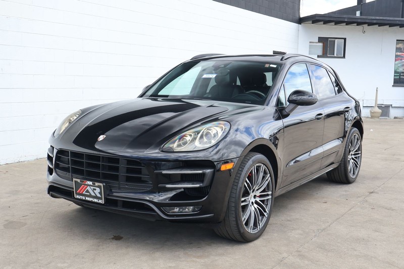 Porsche Macan Vehicle Full-screen Gallery Image 12