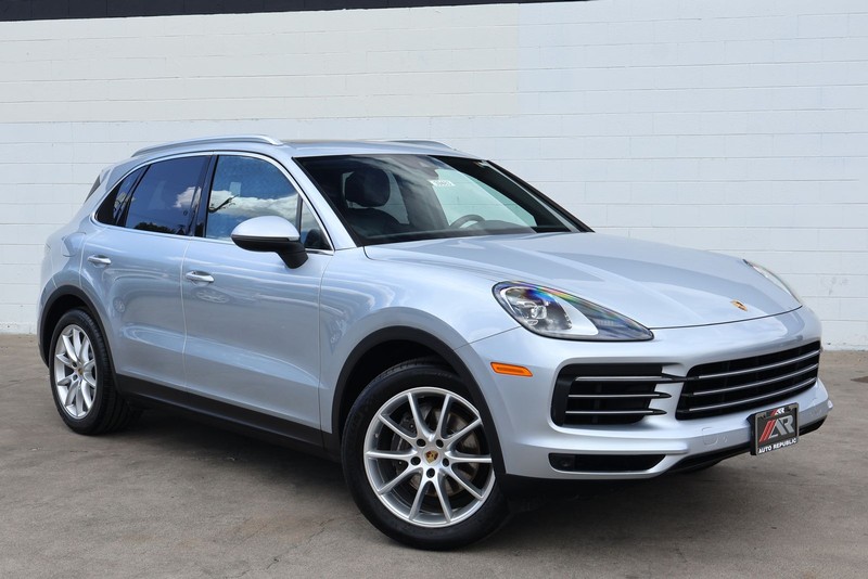 Porsche Cayenne Vehicle Full-screen Gallery Image 01