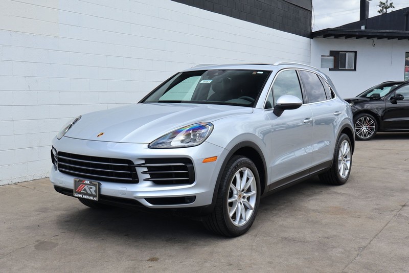 Porsche Cayenne Vehicle Full-screen Gallery Image 12