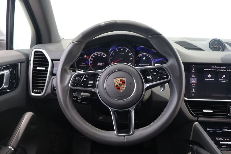 Porsche Cayenne Vehicle Full-screen Gallery Image 25