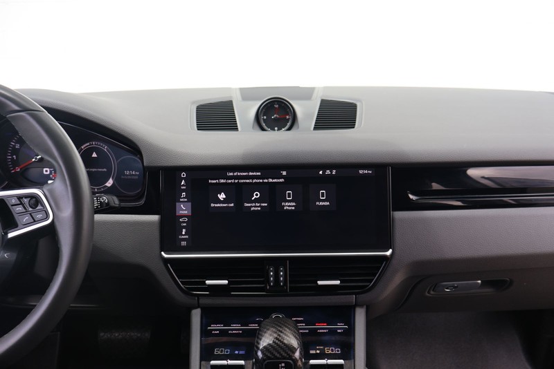 Porsche Cayenne Vehicle Full-screen Gallery Image 28