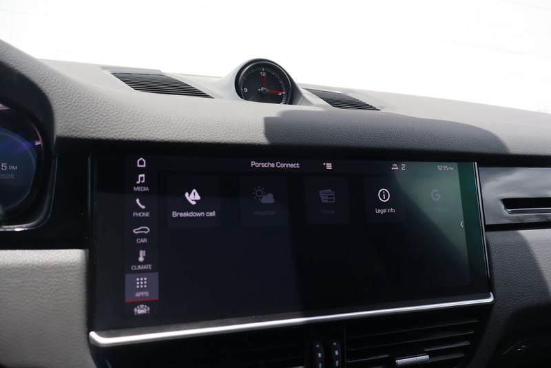 Porsche Cayenne Vehicle Full-screen Gallery Image 29