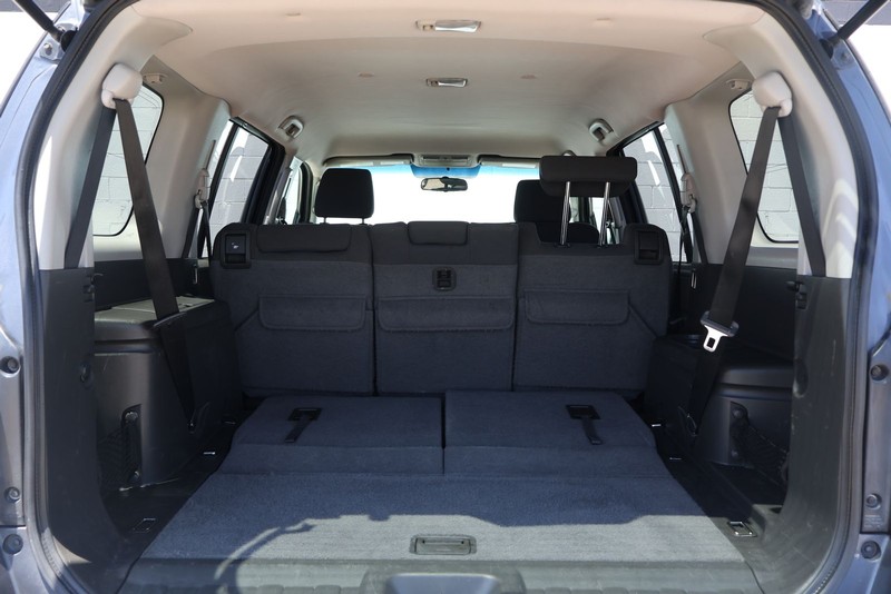 Nissan Pathfinder Vehicle Full-screen Gallery Image 08