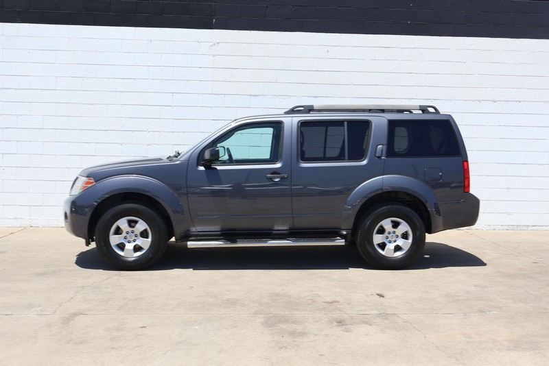 Nissan Pathfinder Vehicle Full-screen Gallery Image 10