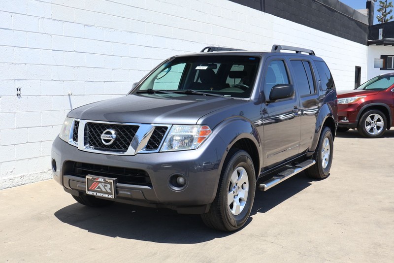 Nissan Pathfinder Vehicle Full-screen Gallery Image 11
