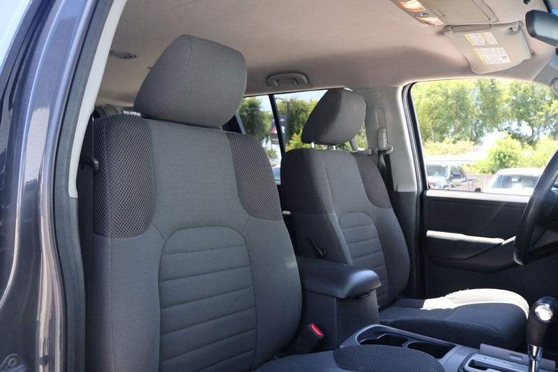 Nissan Pathfinder Vehicle Full-screen Gallery Image 19