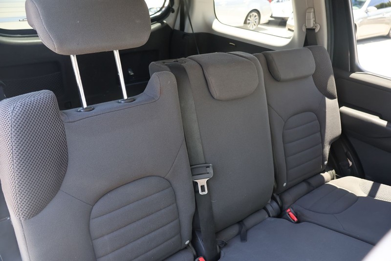 Nissan Pathfinder Vehicle Full-screen Gallery Image 20