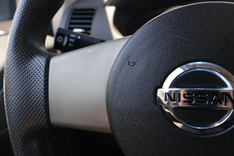 Nissan Pathfinder Vehicle Full-screen Gallery Image 25