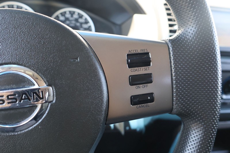 Nissan Pathfinder Vehicle Full-screen Gallery Image 26