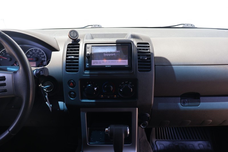 Nissan Pathfinder Vehicle Full-screen Gallery Image 27