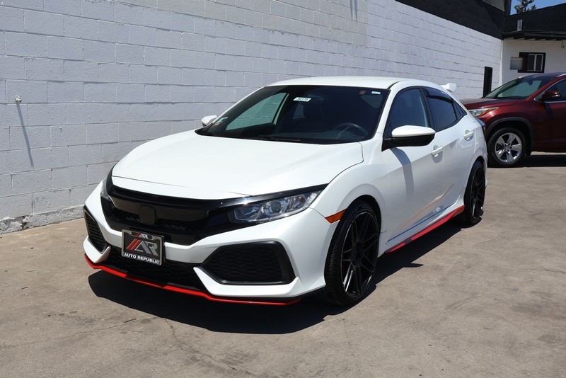 Honda Civic Hatchback Vehicle Full-screen Gallery Image 11
