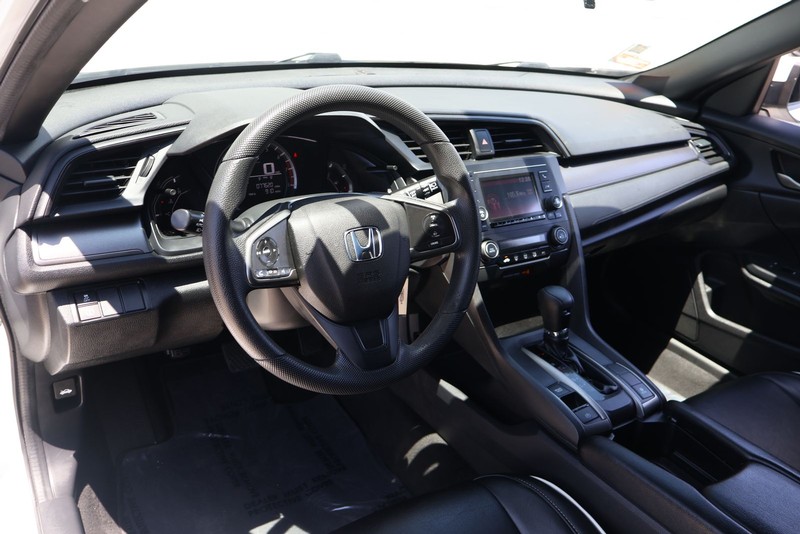 Honda Civic Hatchback Vehicle Full-screen Gallery Image 14