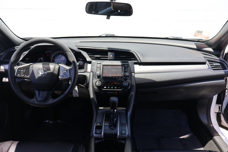 Honda Civic Hatchback Vehicle Full-screen Gallery Image 20