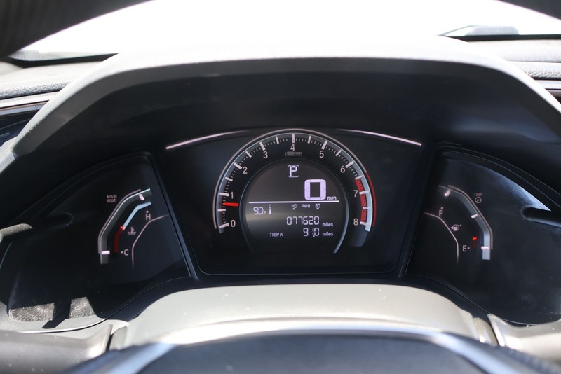 Honda Civic Hatchback Vehicle Full-screen Gallery Image 21