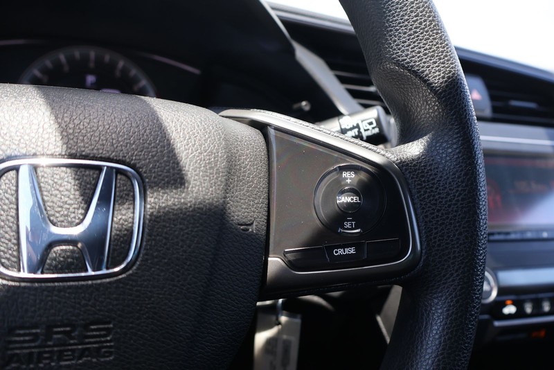 Honda Civic Hatchback Vehicle Full-screen Gallery Image 24