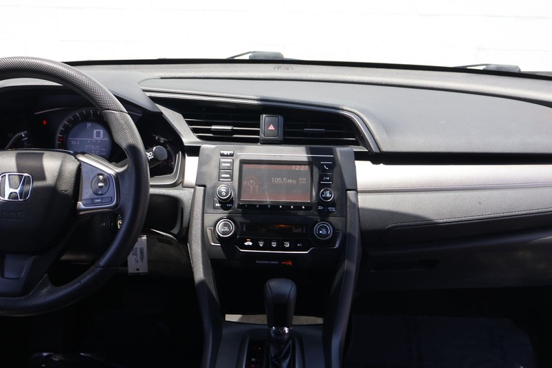 Honda Civic Hatchback Vehicle Full-screen Gallery Image 25