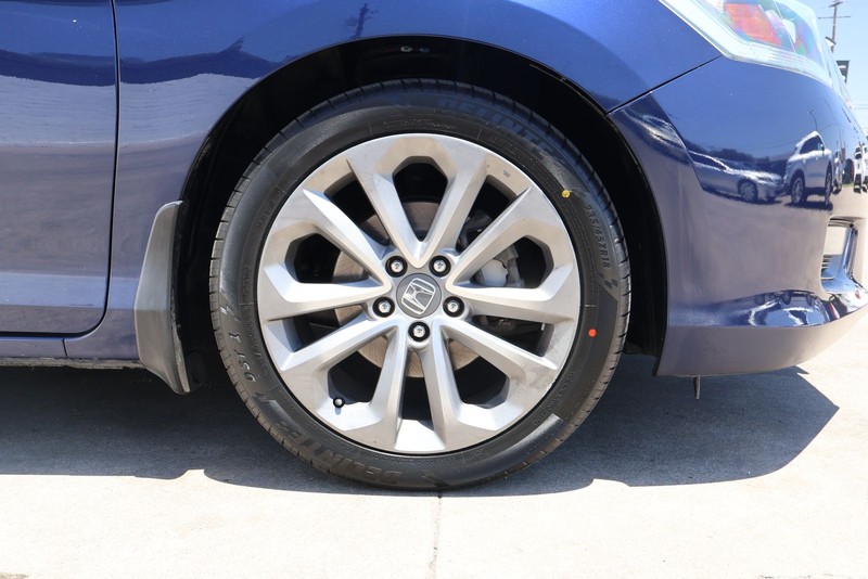 Honda Accord Sedan Vehicle Full-screen Gallery Image 12