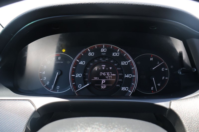 Honda Accord Sedan Vehicle Full-screen Gallery Image 21