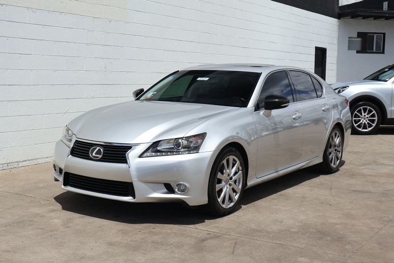 Lexus GS 350 Vehicle Full-screen Gallery Image 11