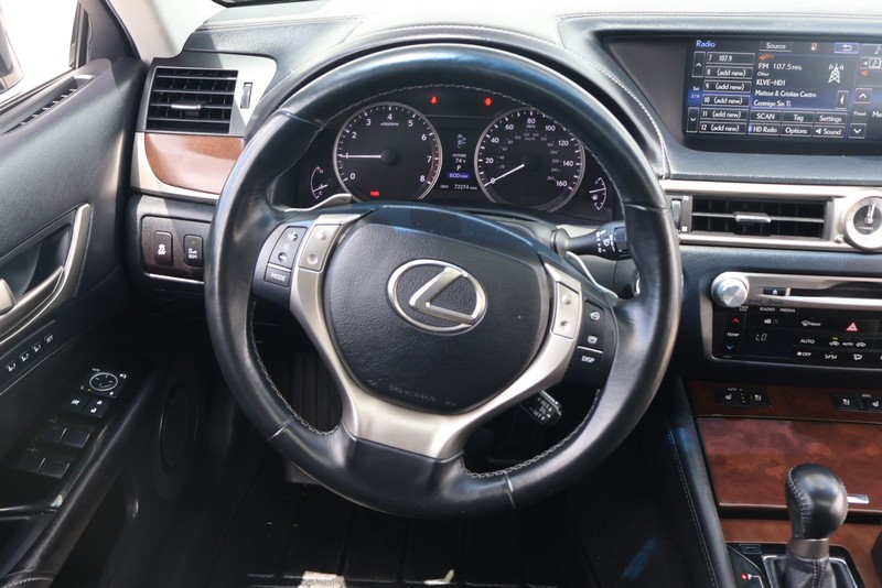 Lexus GS 350 Vehicle Full-screen Gallery Image 24