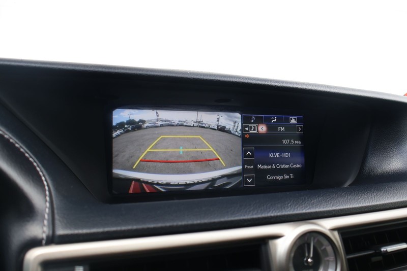 Lexus GS 350 Vehicle Full-screen Gallery Image 29
